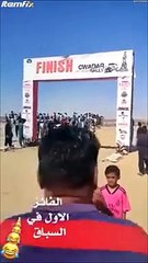 Une arrivée de rallye impressionnante