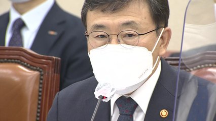 권덕철 "다음 달부터 단계적 일상회복 전환 검토" / YTN