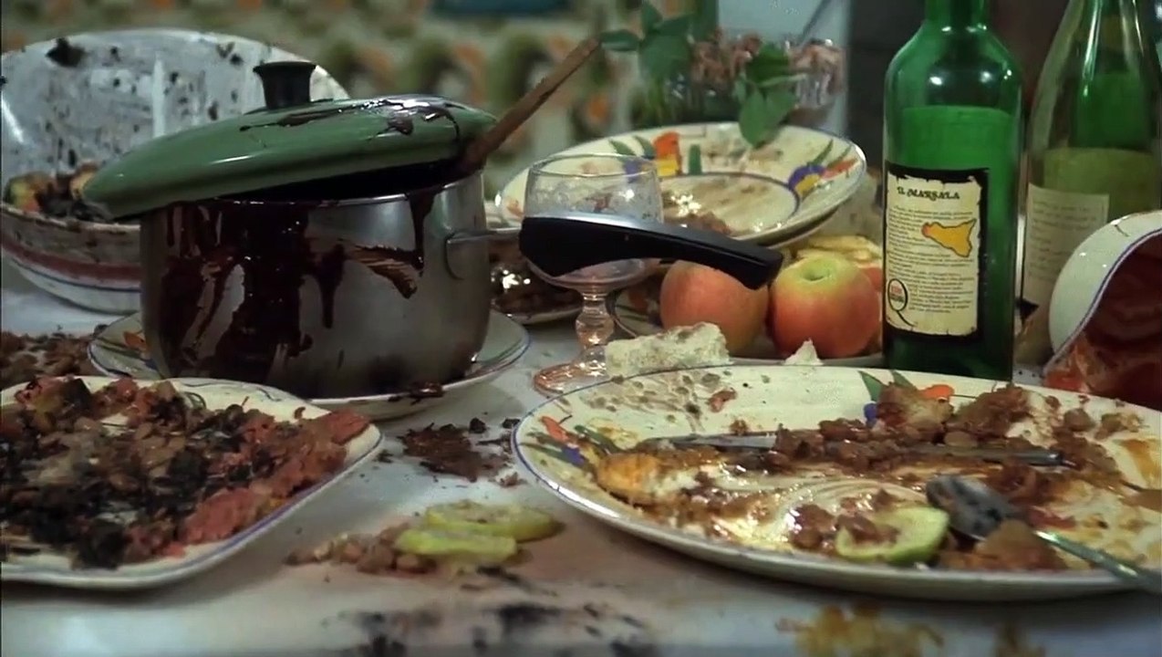 Fracchia la belva umana - visita alla mamma della belva - Paolo Villaggio Gigi Reder