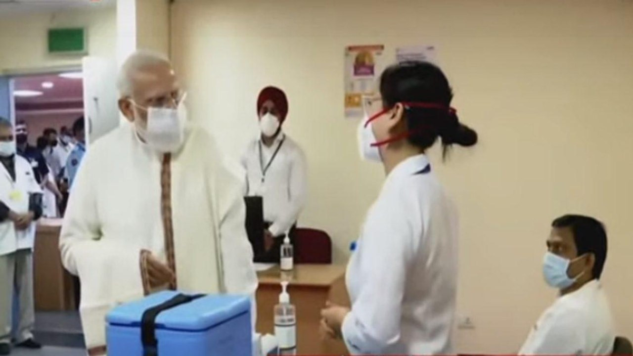 Video: PM Modi talked to health worker at RML Hospital