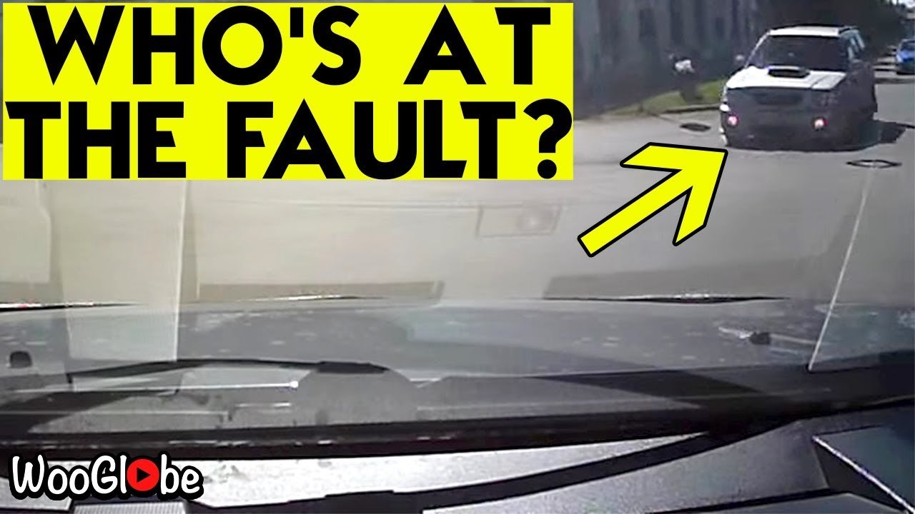 'Dashcam footage captures a CHAOTIC two-car collision in Minusinsk'