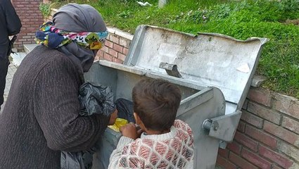 Çöpte bulduğu altınların hepsi sahte çıkan kadın büyük yıkıma uğradı