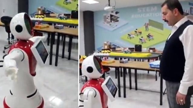 Teknoloji böyle zulüm görmedi! Belediye Başkanı robota kendini övdürüp Kara Köprü narlıktır şarkısında dans ettirdi