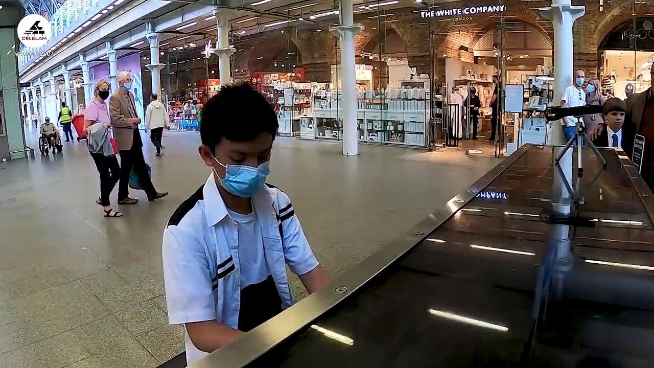 You Can See Her Smile Through Her Mask - November Rain in Public - Cole Lam 14 Years Old