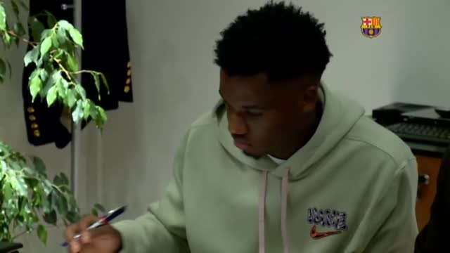 El Barça renueva a Ansu Fati hasta 2027