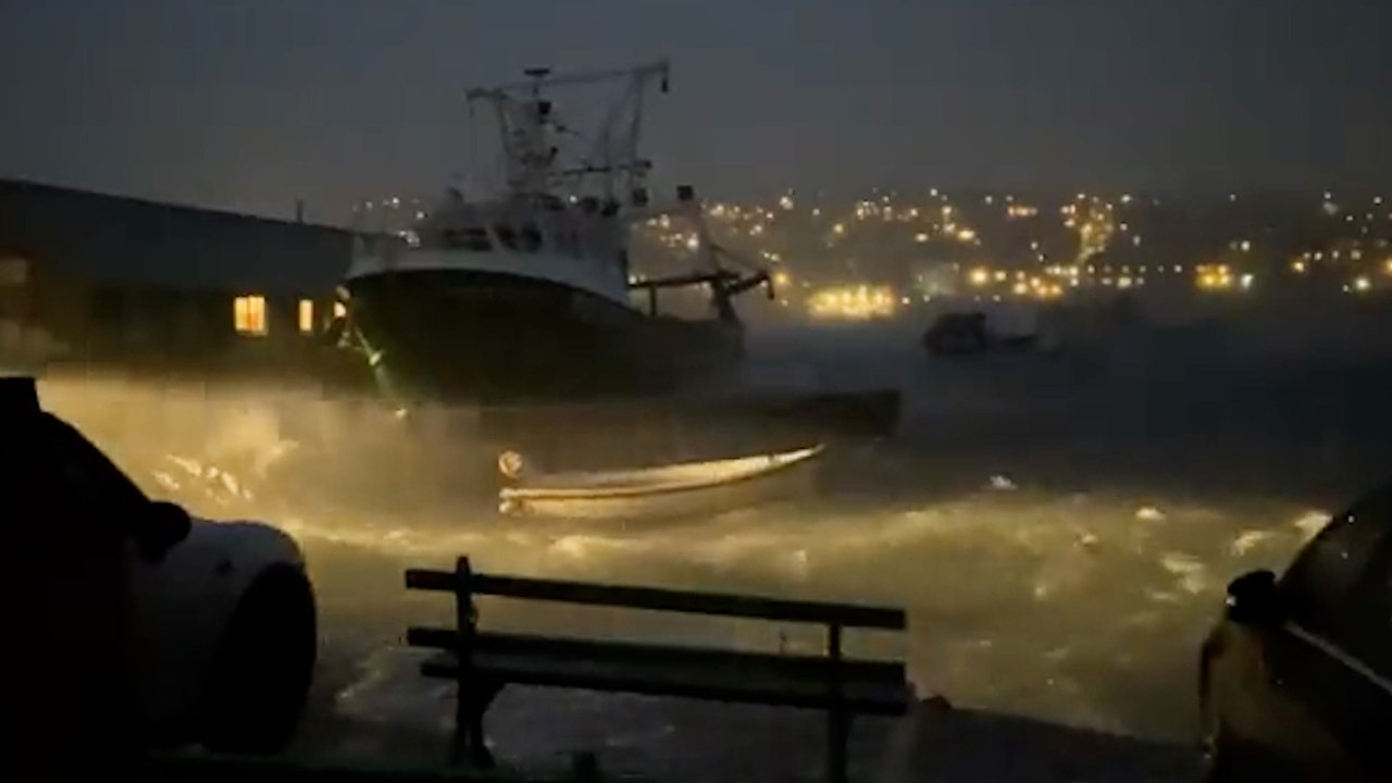 Tempête Aurore : 250 000 foyers privés d'électricité, de nombreux dégâts