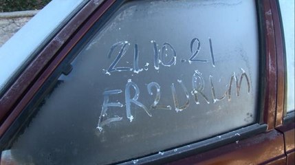 Erzurum'da termometreler eksi 5'e düştü, araç camları buz tuttu