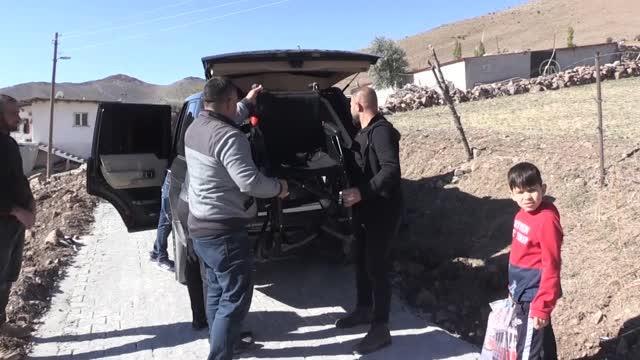 Engelli minik Elif'in evinin önüne Vali Şimşek'in talimatıyla yol yapıldı