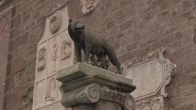 Roma, Raggi passa le consegne a Gualtieri: Il sindaco e' il mestiere piu' bello e complesso