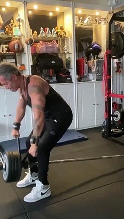 —Clothes from @bodyengineers Training from My Bro @tavicastro « Thank you again for everything you do for us and of course always w/ U.» ❤️- M-Ali D.—Happy Tuesday ! —Salut la famille, j’espère que vous allez bien ? Voici mon entraînement Do