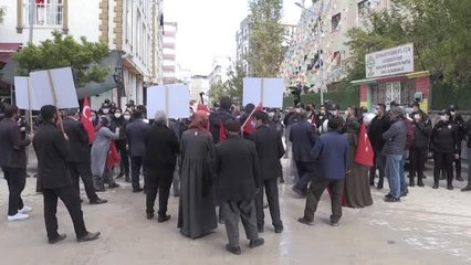 Son dakika haberleri... Aileler çocuklarına kavuşmak için HDP İl Başkanlığı önündeki eylemlerini sürdürdü