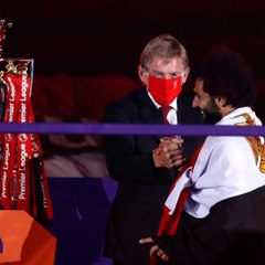 مشجع إنجليزي يفاجئ محمد صلاح بطلب غريب بخصوص مصر.. ماذا يريد؟
