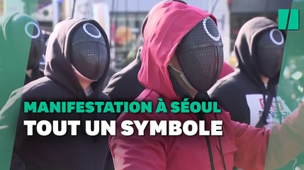 Ces Sud-Coréens manifestent en tenues de "Squid Game" et ça n'est pas anodin