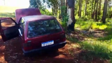 Uno furtado é "depenado" por criminosos e recuperado em Cascavel