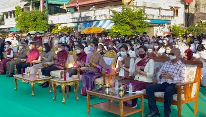 อแมนด้า ออบดัม มิสยูนิเวิร์สไทยแลนด์ รำบวงสรวงงานออกพรรษาบั้งไฟพญานาค