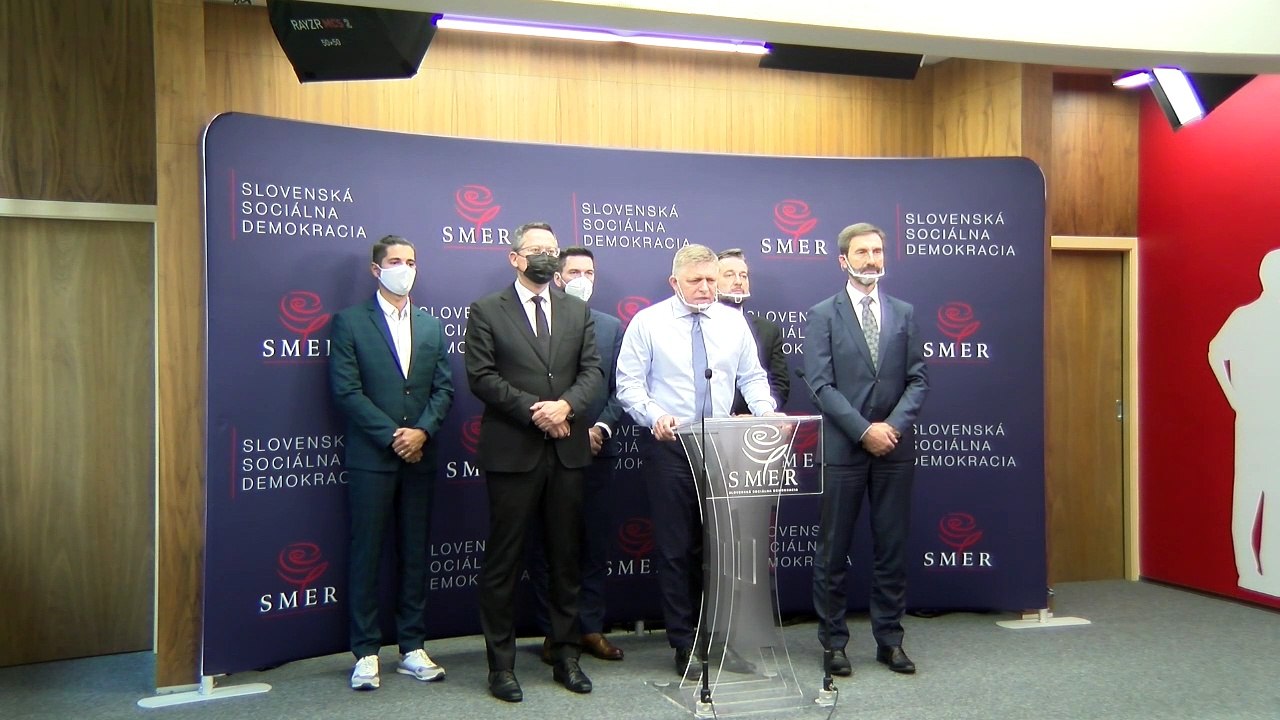 ZÁZNAM: Predsedníctvo Smeru-SD schválilo otázky k petícii za referendum