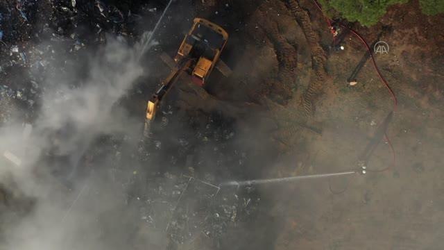 Son dakika haberi... Hurda deposunda çıkan yangın söndürüldü