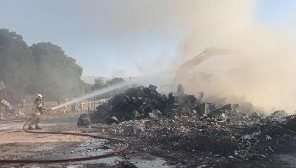 Son dakika haberi! BURSA'DA GERİ DÖNÜŞÜM DEPOSUNDA YANGIN