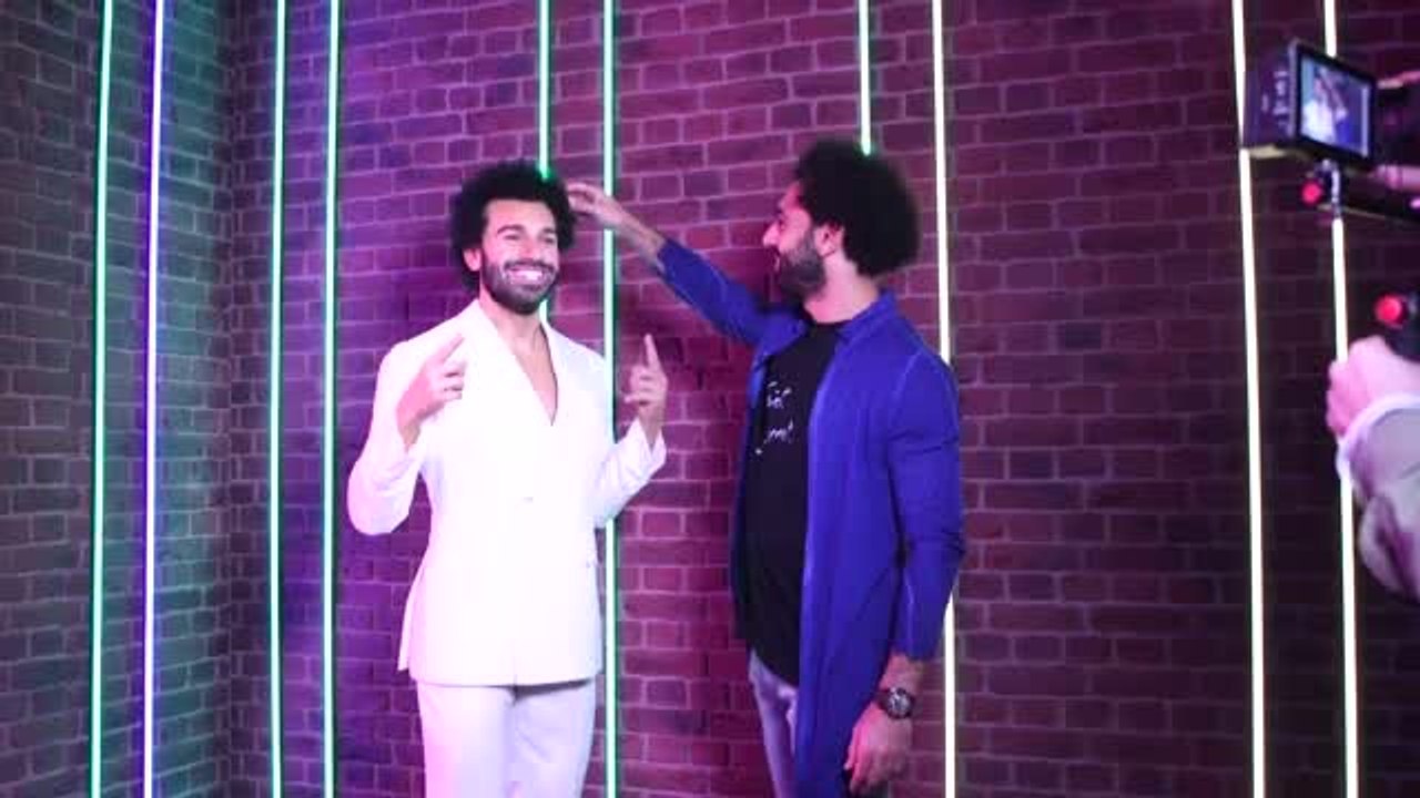 Premier League - Salah découvre sa statue de cire chez Madame Tussauds