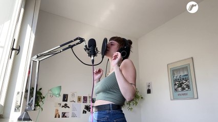 cmqmartina canta "Se mi pieghi non mi spezzi" per Rockol