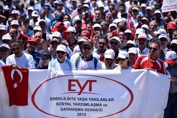 EYT çıkacak mı? EYT nedir? EYT son dakika bugün ne oldu? Emeklilikte yaşa takılanlar son dakika haberleri!