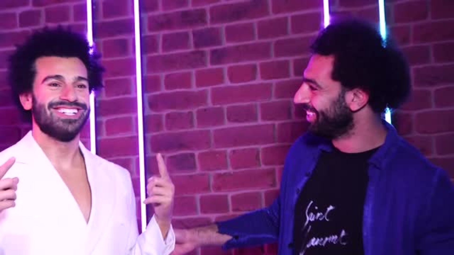 ⁣Salah meets Salah! Liverpool star gets Madame Tussauds waxwork