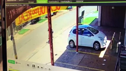 Câmera flagra Honda CG placa MDF 6961 sendo levada em ação criminosa em Cascavel