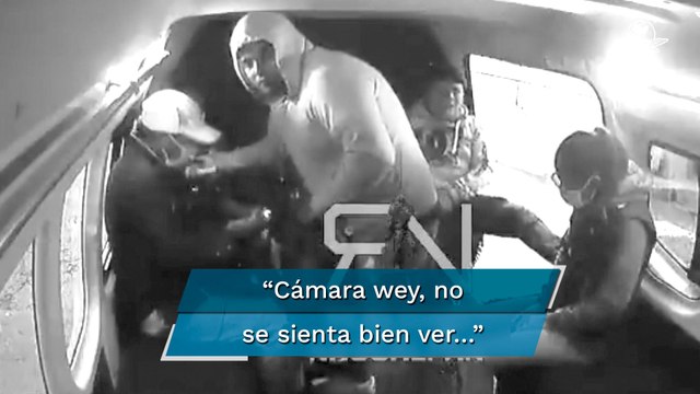 En 30 segundos, asaltantes despojan de celulares a pasajeros de combi en San Rafael Chamapa