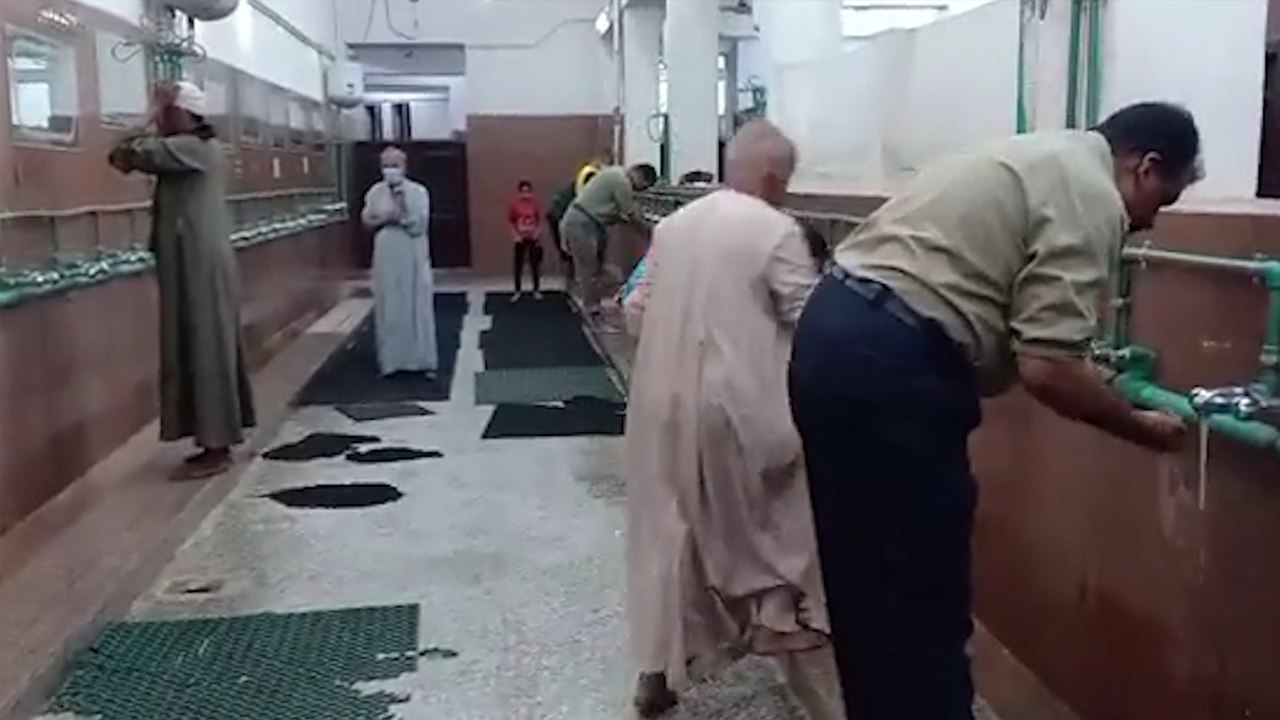 الأوقاف توضح ضوابط وشروط صلاة الجنازة وفتح دورات مياه المساجد