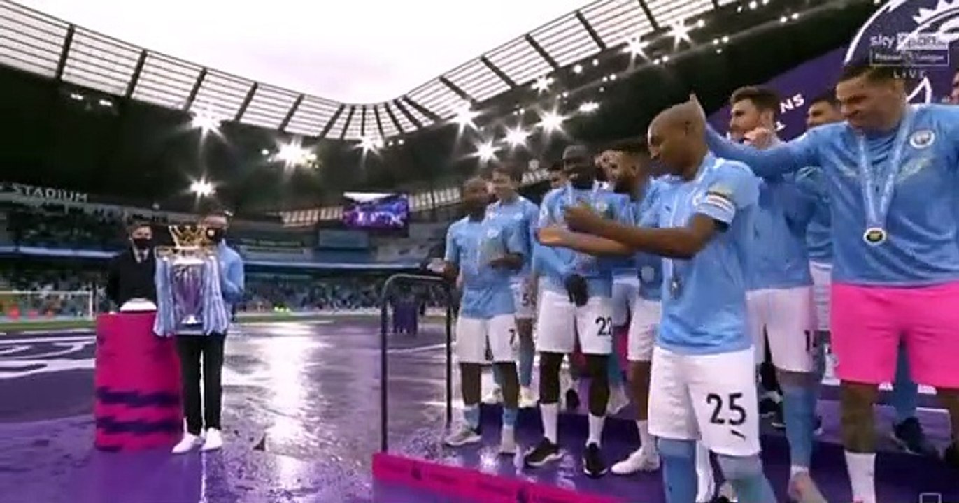 MOMENT JUARA 2021