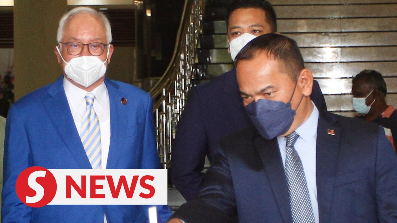 Najib postpones Singapore trip to help Umno in Melaka polls