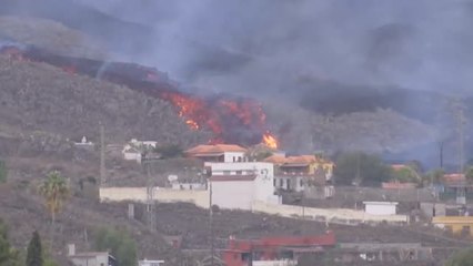 Gran despliegue en La Palma para evitar mayores daños en el suministro eléctrico tras el volcán