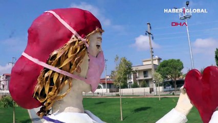 Denizli sağlık parkına yapılan heykelleri tartışıyor