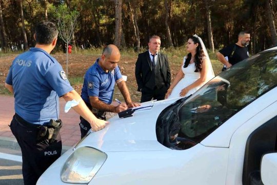 Düğün günü dış çekime giden gelin ve damadın altınlarını çaldılar