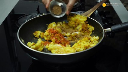 आलू की कचौरी जो हर बार फूलें व करारी बनी रहें-5 टिप्स । Khasta Aloo Kachori Banane ki Vidhi - 5 Tips