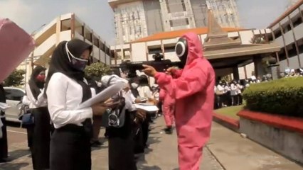 Heboh Prajurit Squid Game Jaga Tes CPNS di Kemenkumham Jawa Timur
