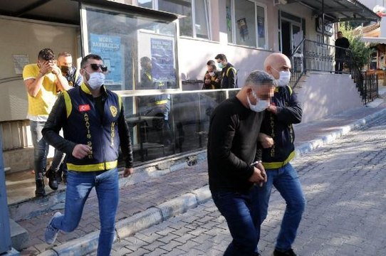 TELEFONDA 5 MİLYONLUK ZİYNET EŞYASI DOLANDIRICILIĞINA 4 GÖZALTI