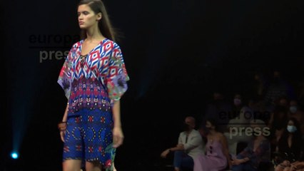 Dolores Cortés se sube a la pasarela de Moda Cálida en Gran Canaria