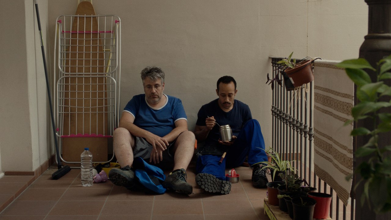 Seis días corrientes - Trailer