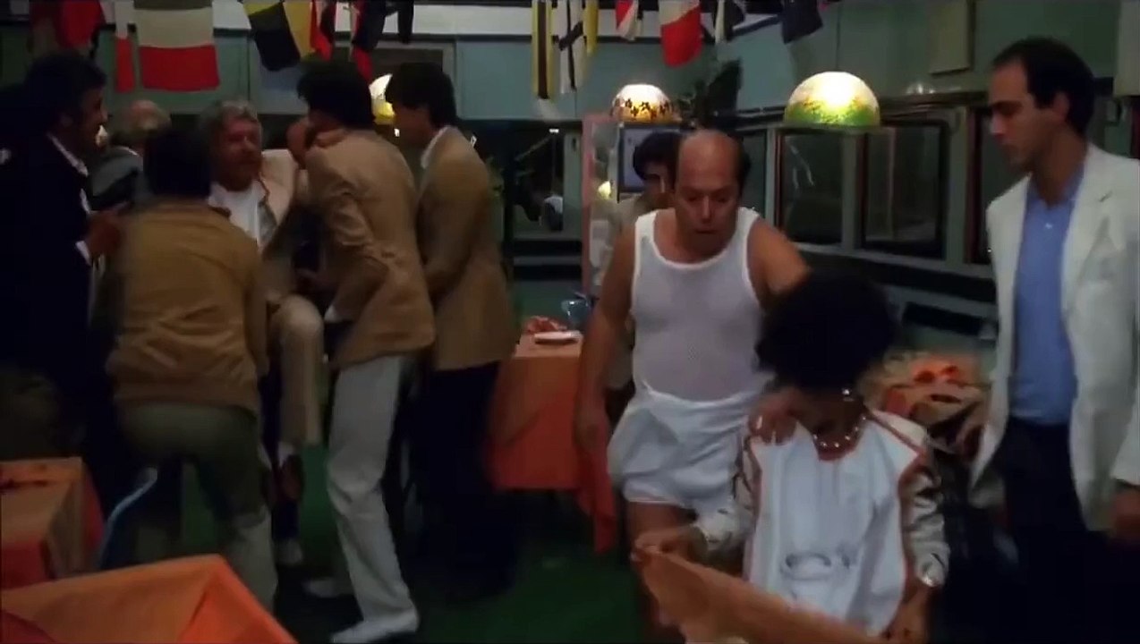 Paolo Villaggio Lino Banfi - Fracchia la belva umana - l'interrogatorio