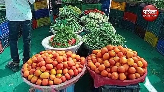 VIDEO : डीजल के बराबर हुए टमाटर के दाम, सब्जियों के दामों ने बिगाड़ा रसोई का बजट