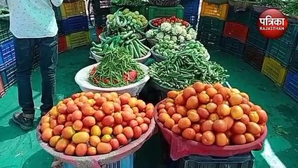 VIDEO : डीजल के बराबर हुए टमाटर के दाम, सब्जियों के दामों ने बिगाड़ा रसोई का बजट
