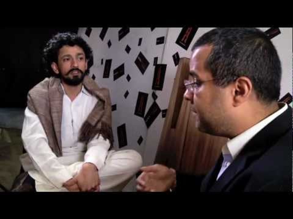 newslaundry - Chetan Bhagat on Salman Rushdie