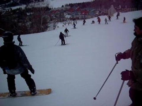 Dom fait du ski sur le Mont Tremblant