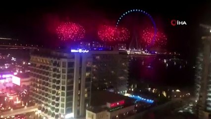 Dünyanın en büyük dönme dolabı Dubai’de açıldı