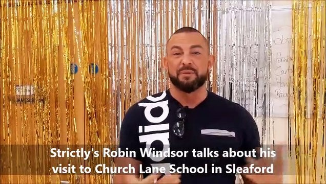Strictly's Robin Windsor puts Sleaford school children through their dance moves