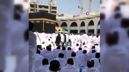 Kabe'de sosyal mesafesiz ilk cuma namazı