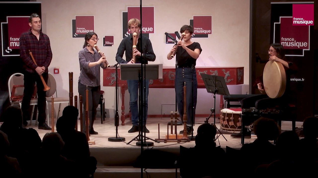 Into the Winds : Bassadanza "Zoglioza" / Ballo francese "Les petits riens" / Voltate in ça Rosina