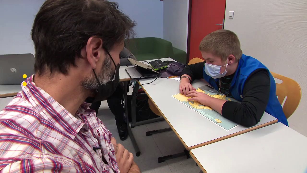 A Besançon, un collège accueille des élèves déficients visuels