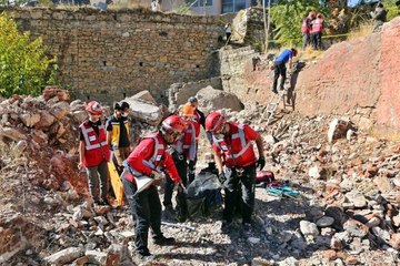 TUNCELİ'DE GERÇEĞİ ARATMAYAN 'GÖÇÜK' TATBİKATI